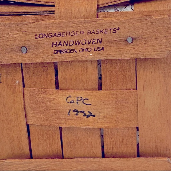 Vintage Longaberger Basket with Plastic Liner - Picture 4 of 8